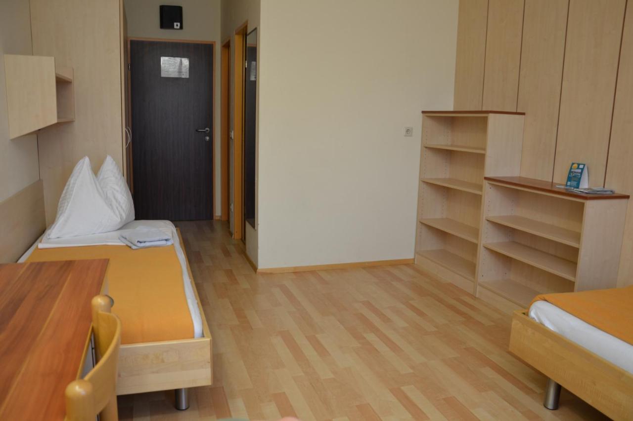 Mladinski Dom - Hostel Klagenfurt am Woerthersee Dış mekan fotoğraf